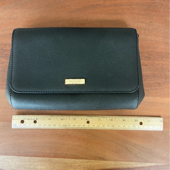 kate spade Handbags - Kate Spade Crossbody